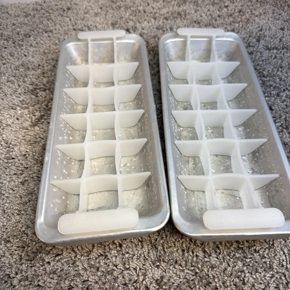 2 Vintage Aluminum Ice Cube Tray 18 Cubes Flexible Plastic Divider MCM Kitchen